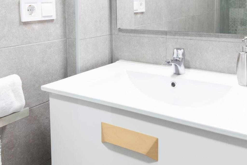 Magnifico Apartamento En Los Remedios Sewilla Zewnętrze zdjęcie