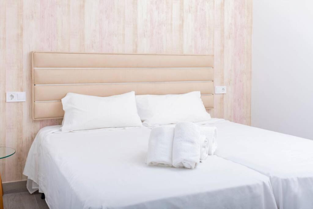 Magnifico Apartamento En Los Remedios Sewilla Zewnętrze zdjęcie
